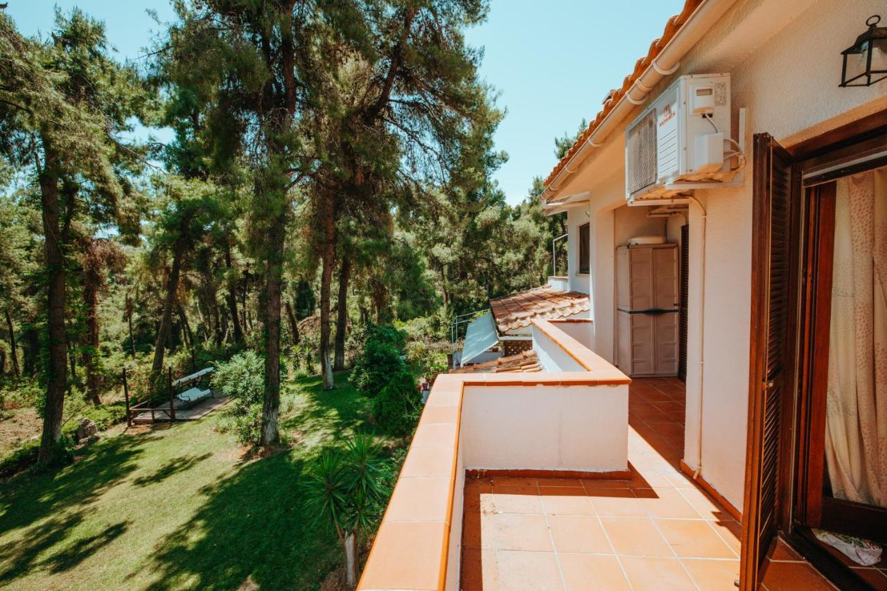Beautiful Summerhouse In Sani'S Pine Forest Sani  Exterior foto